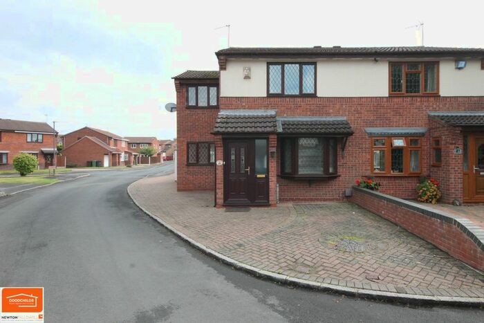 3 Bedroom Semi-Detached House To Rent In Selsdon Road, Bloxwich, WS3