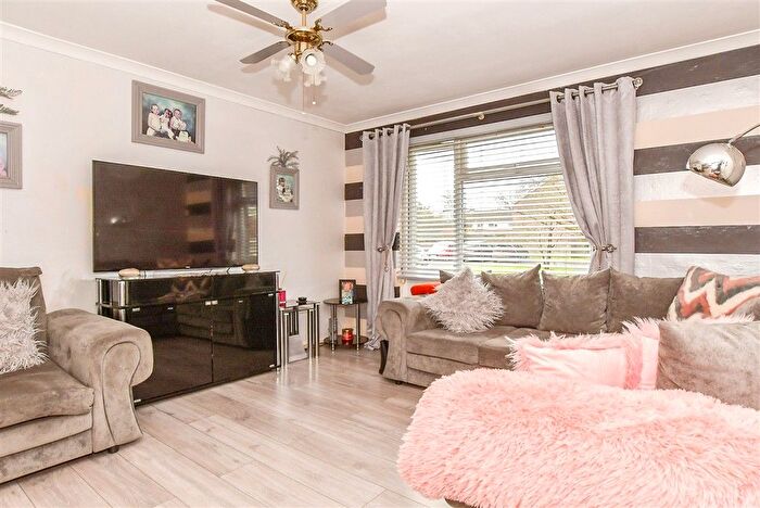 3 Bedroom End Terrace House For Sale In Thatch Barn Road, Headcorn, Ashford, Kent, TN27