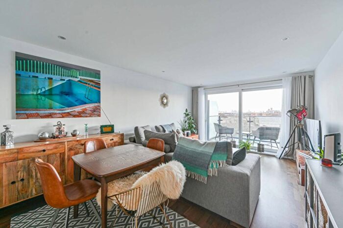 2 Bedroom Flat For Sale In Wharf Street, Deptford, London, SE8