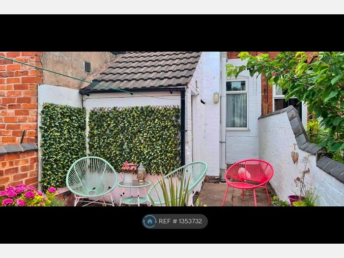 2 Bedroom Terraced House To Rent In West Avenue, Leicester, LE2