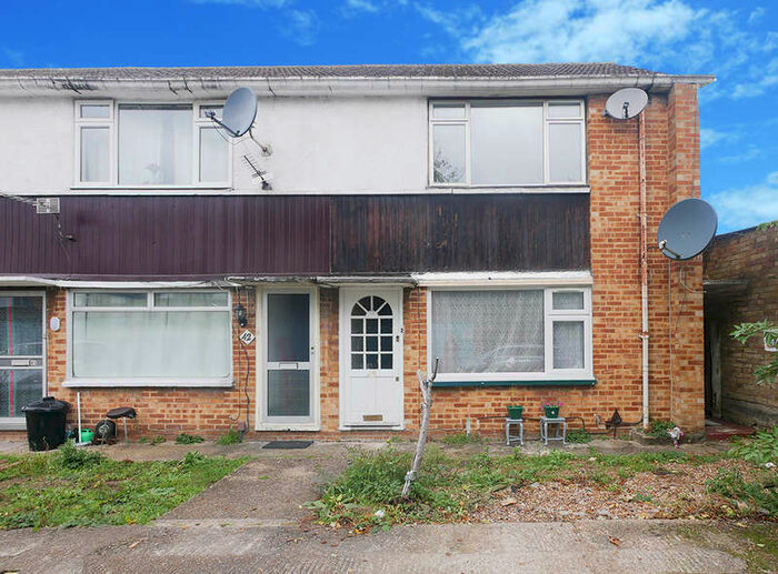 1 Bedroom Flat To Rent In Yeading Court, Masefield Lane, UB4