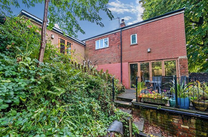5 Bedroom Detached House For Sale In Cargate Terrace, Aldershot, Hampshire, GU11