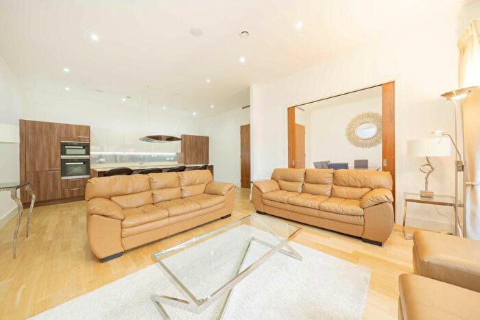3 Bedroom Flat To Rent In Finchley Road, West Hampstead, NW11
