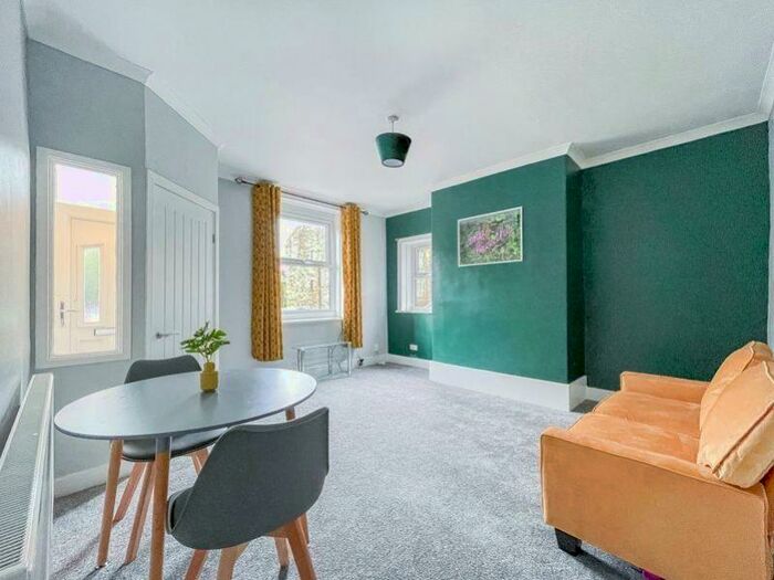 5 Bedroom Terraced House To Rent In Stanmore Street, LS4