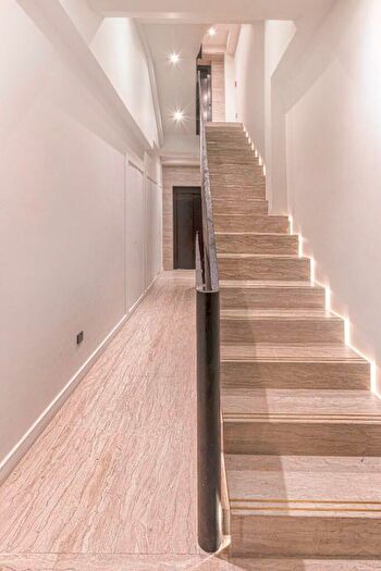 3 Bedroom Flat To Rent In Maddox Street, London, W1S