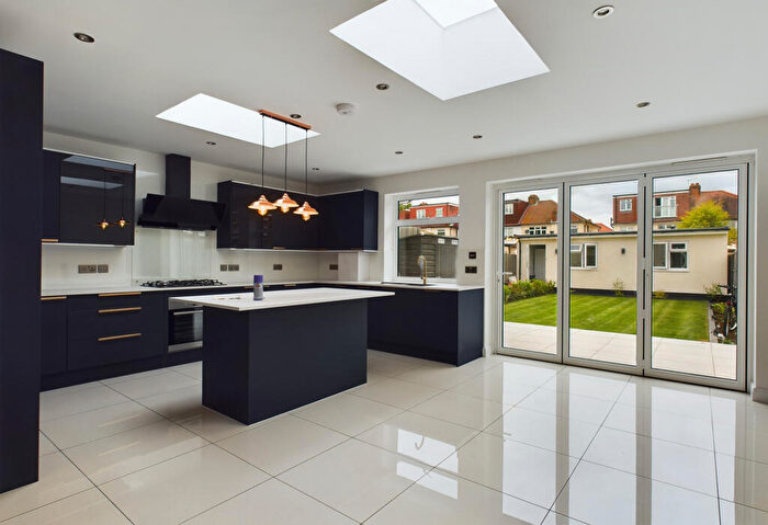 5 Bedroom Semi-Detached House To Rent In Watson Avenue, Sutton, Surrey, SM3