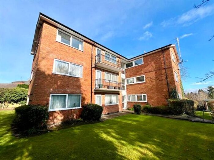 2 Bedroom Flat To Rent In Meadow Drive, Hampton-In-Arden, B92