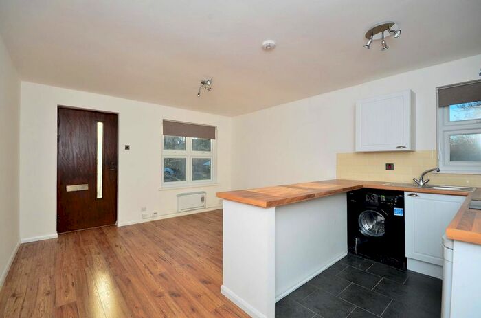 1 Bedroom Maisonette To Rent In Bradfield Close, Burpham, Guildford, GU4