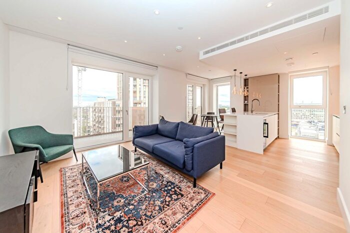 2 Bedroom Flat To Rent In Cascade Way, London, W12