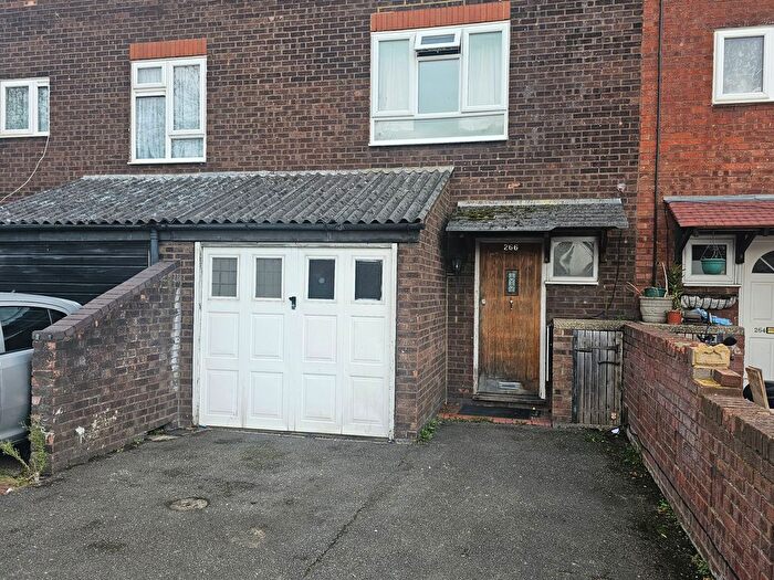 4 Bedroom Semi Detached House To Rent In Hobart Road, Hayes, UB4