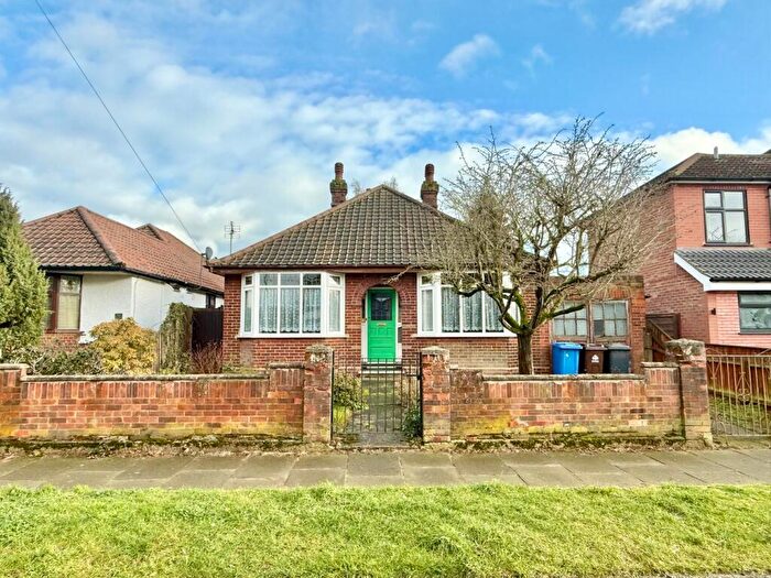 3 Bedroom Detached Bungalow For Sale In Mersey Road, Ipswich, IP3