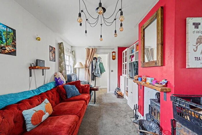 3 Bedroom End Of Terrace House For Sale In Windmill Lane, Faversham, Kent, ME13