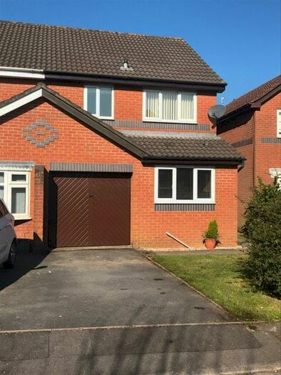 3 Bedroom Semi-Detached House To Rent In Clos Tygwyn, Gowerton, Swansea, SA4