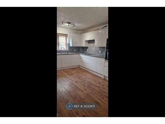 4 Bedroom Detached House To Rent In O'neill Road, Milton Keynes, MK8