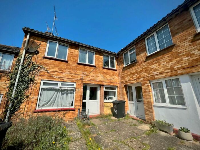 1 Bedroom House To Rent In Bradshaws, Hatfield, AL10