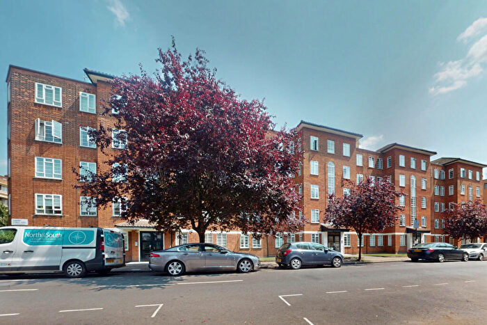 3 Bedroom Apartment For Sale In Eamont Court, Eamont Street, London, NW8