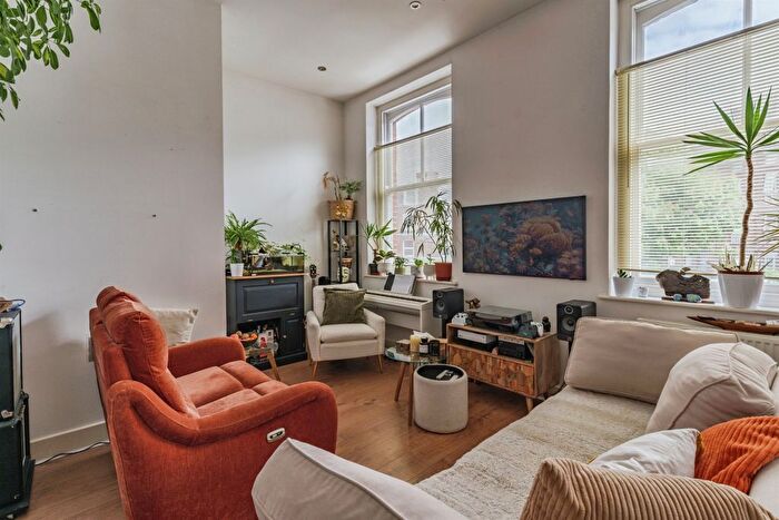 2 Bedroom Flat For Sale In Broad Street North, Seaford, BN25