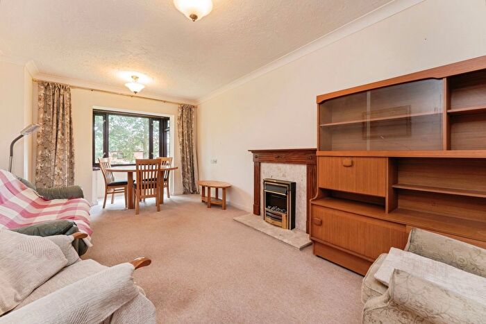 2 Bedroom Flat For Sale In Ashleigh Court, Warboys, PE28