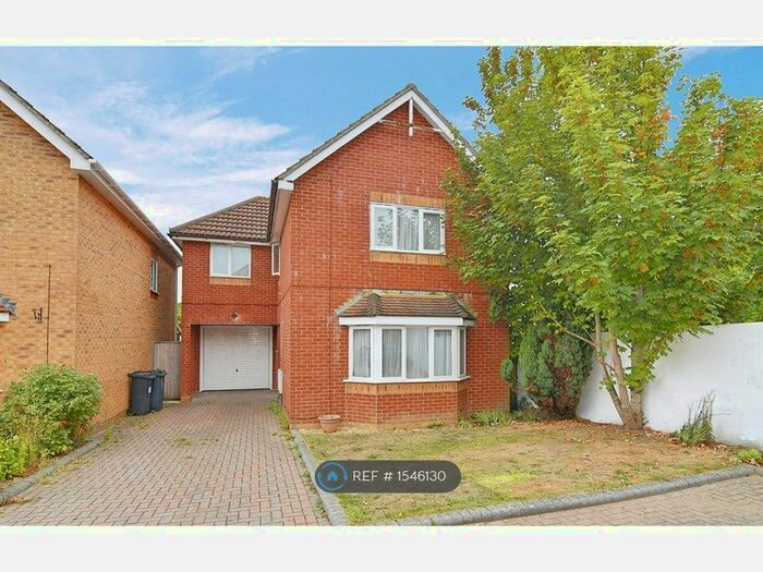 4 Bedroom Detached House To Rent In Abbott Close, Bournemouth, BH9