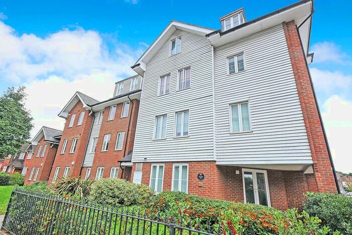 1 Bedroom Flat To Rent In Well Hall Road, London, SE9