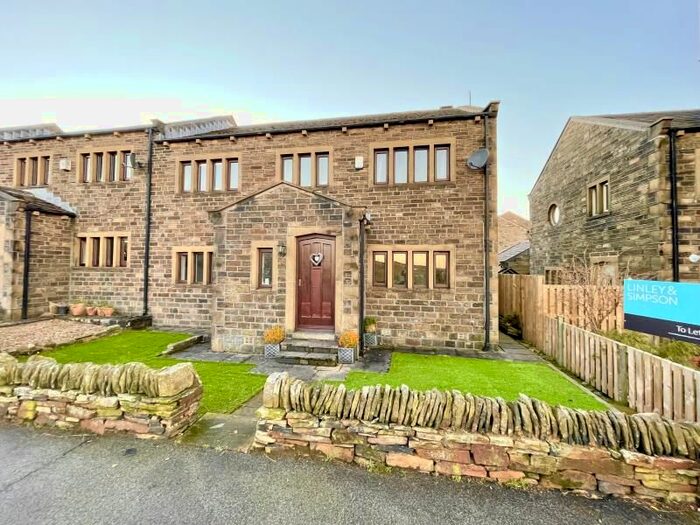 4 Bedroom Semi-Detached House To Rent In Green Abbey, Hade Edge, Holmfirth HD9