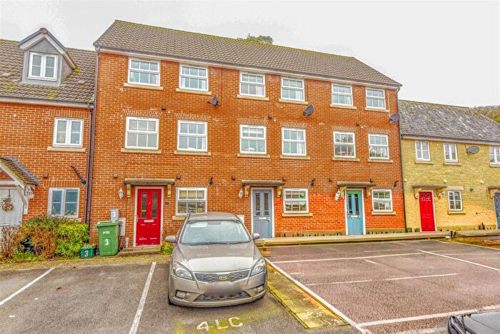 3 Bedroom Town House For Sale In Legion Close, Dursley, GL11