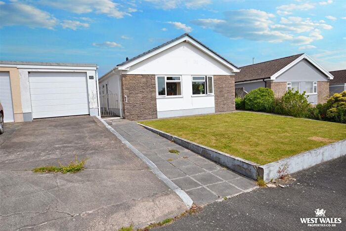 3 Bedroom Detached Bungalow For Sale In Highfield Park, Coxhill, SA67