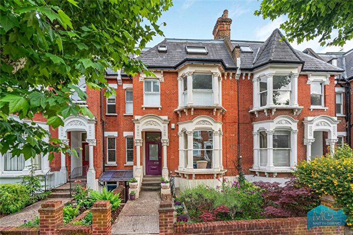 2 Bedroom Flat For Sale In Mount View Road, London, N4