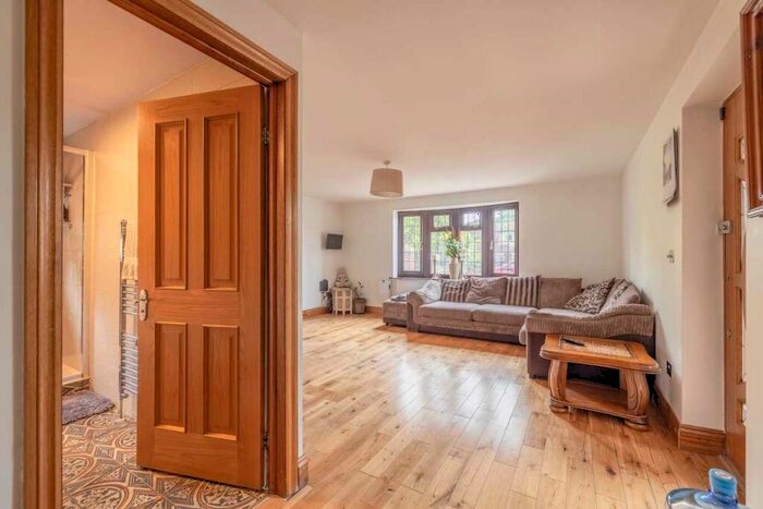 5 Bedroom Detached House For Sale In Stanwell Road, Horton, SL3