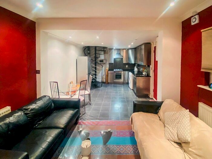 1 Bedroom Flat To Rent In Shrewsbury Road, London, E7