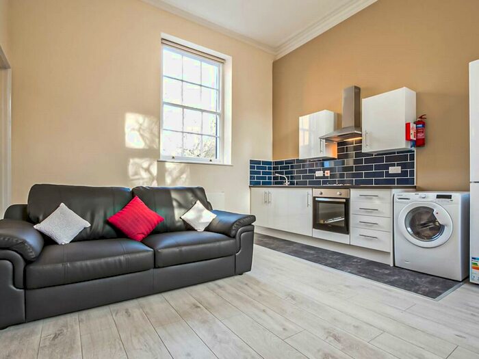 1 Bedroom Apartment To Rent In - Headingley Lane, Leeds, #, LS6