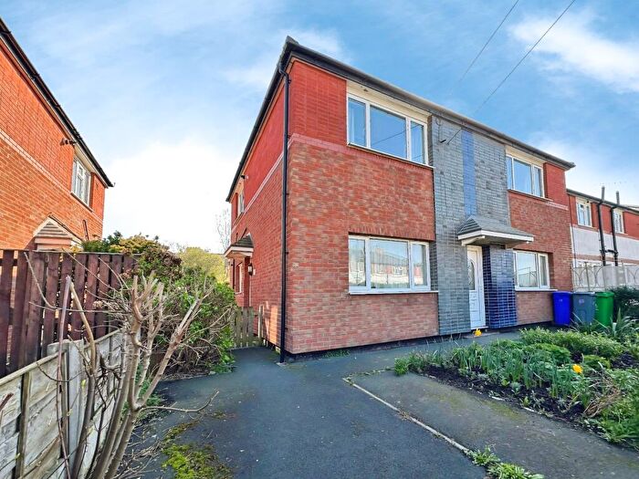 2 Bedroom Maisonette For Sale In Golborne Avenue, Withington, Manchester, M20