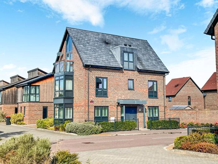 4 Bedroom Detached House For Sale In Abacus Drive, Oakgrove, Milton Keynes, MK10