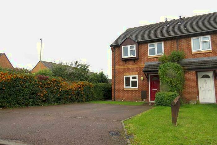 3 Bedroom Semi-Detached House To Rent In Kings End, Bicester, OX26