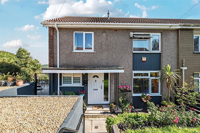 3 Bedroom End Of Terrace House For Sale In Arennig Road, Penlan, Swansea, SA5