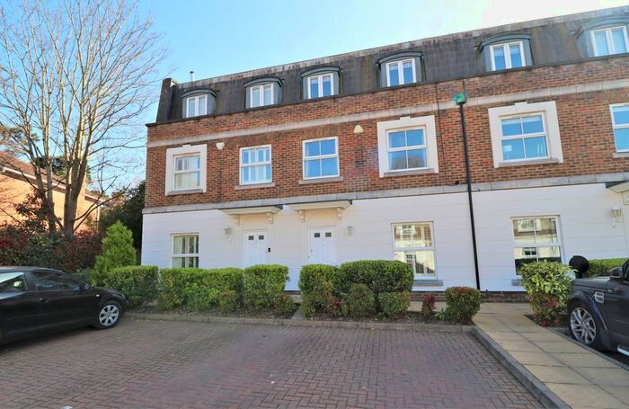 4 Bedroom Terraced House To Rent In Woodsome Lodge, Weybridge, Surrey, KT13