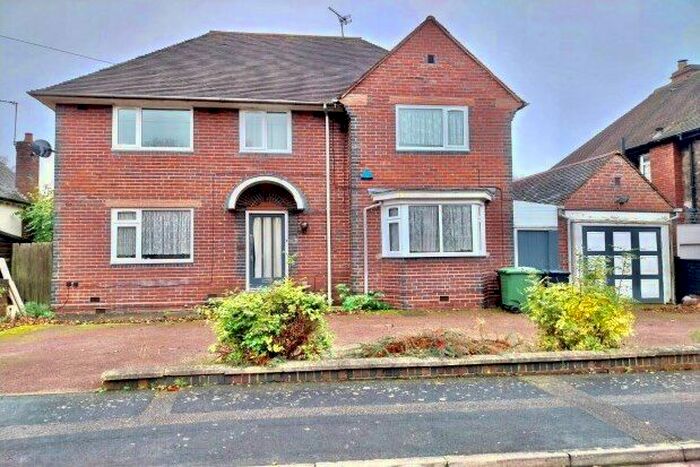 3 Bedroom Detached House To Rent In Buchanan Road, Walsall, WS4