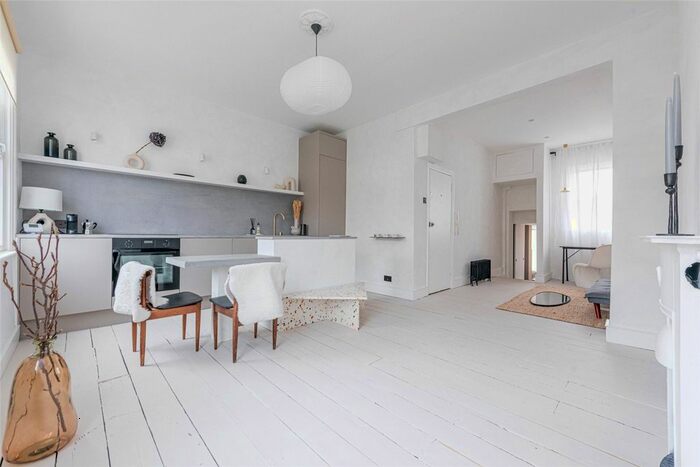 1 Bedroom Flat To Rent In Kilburn Lane, London, W10