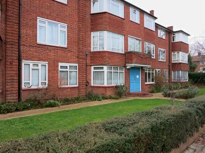 2 Bedroom Flat To Rent In Ewell Road, Surbiton, KT6
