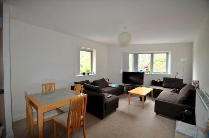2 Bedroom Flat To Rent In Meadow Court, St Andrews Close, Canterbury, CT1