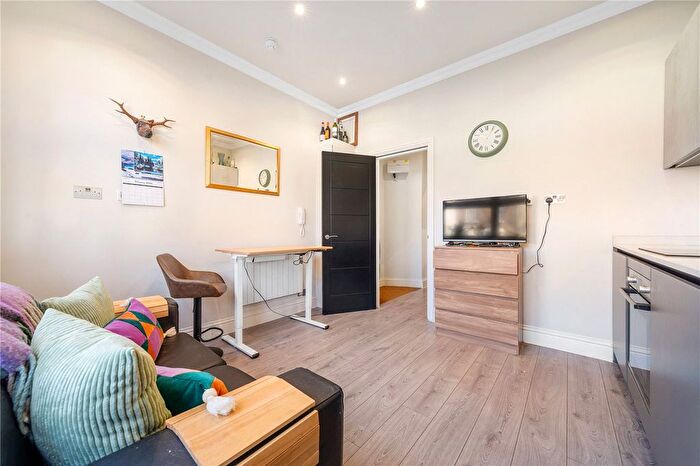 1 Bedroom Flat For Sale In Lordship Lane, East Dulwich, London, SE22