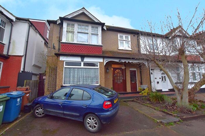 2 Bedroom Flat For Sale In Radnor Road, Harrow, HA1