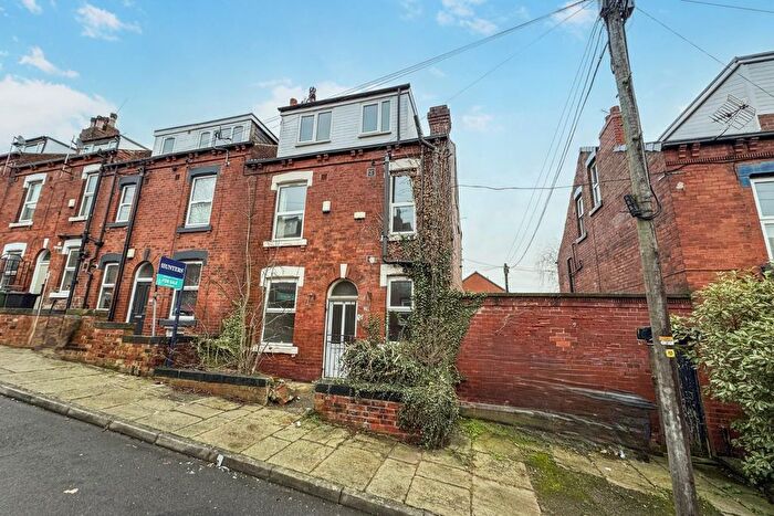 4 Bedroom Terraced House For Sale In Pennington Grove, Leeds, West Yorkshire, LS6