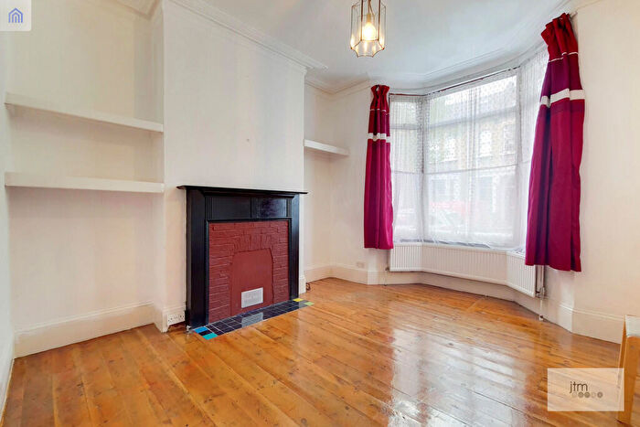 3 Bedroom Terraced House For Sale In Giesbach Road, N19