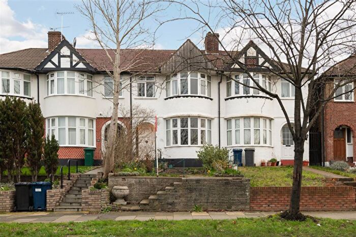 3 Bedroom Terraced House For Sale In Hampden Way, London, N14