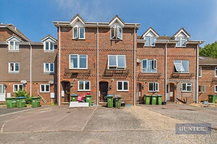 4 Bedroom Terraced House To Rent In Berkeley Close, Southampton, SO15