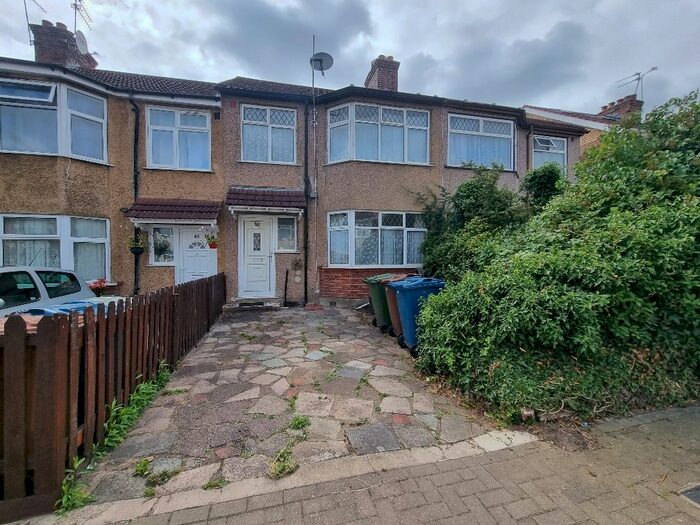 2 Bedroom Terraced House To Rent In Crofts Road, Harrow, HA1