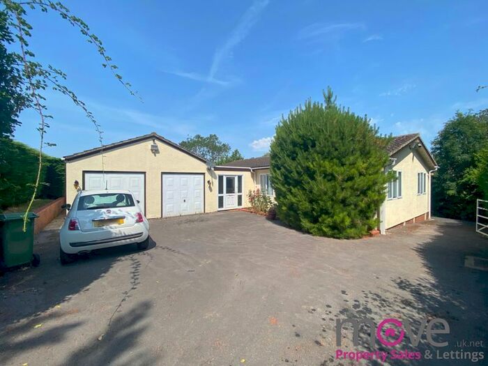 3 Bedroom Detached Bungalow To Rent In Swindon Lane, Cheltenham, GL50