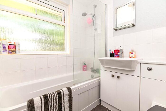 3 Bedroom Terraced House For Sale In Woodvale Gardens, New Milton, Hampshire, BH25