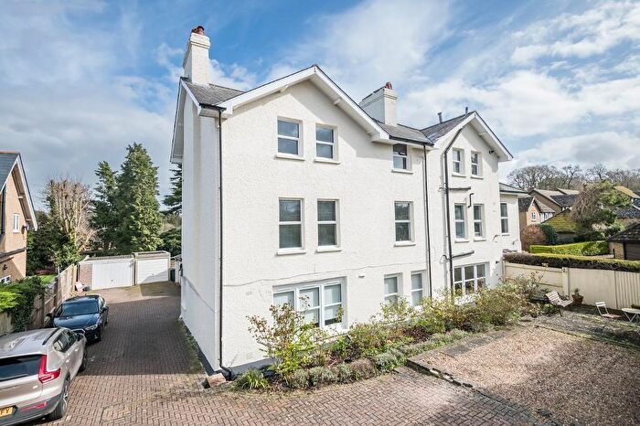 2 Bedroom Flat For Sale In Heathfield Road, Keston, Kent, BR2